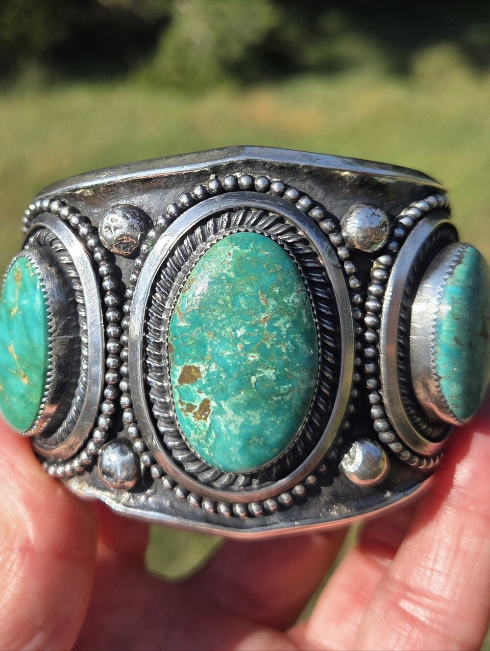 GORGEOUS STERLING SONORAN TURQUOISE CUFF NAVAJO MADE